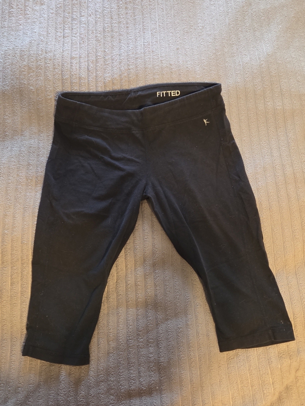 Danskin Now Black Fitted Capris for Kids
